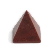 Наполнитель для галтовки TETRAHEDRON PL-M -10 x 10 пластик пирамида красный средний KAY