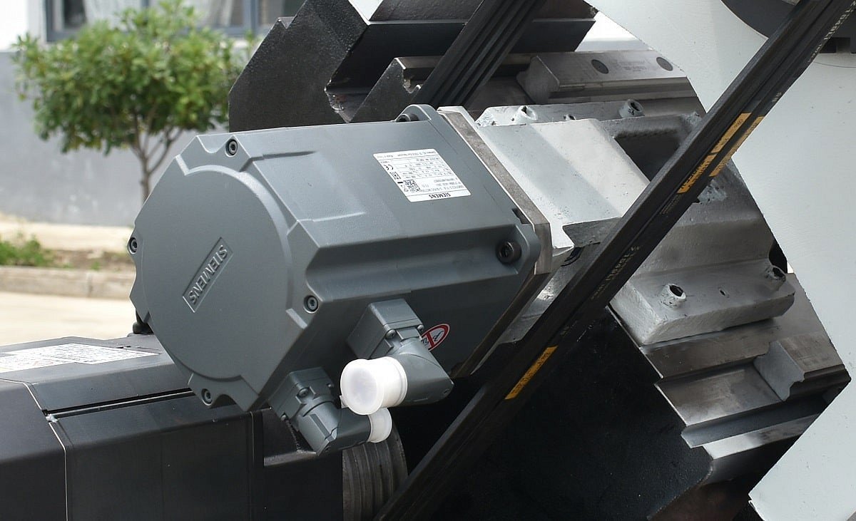 Токарный станок c ЧПУ с прямой станиной MetalTec CK 50x1000H Профи