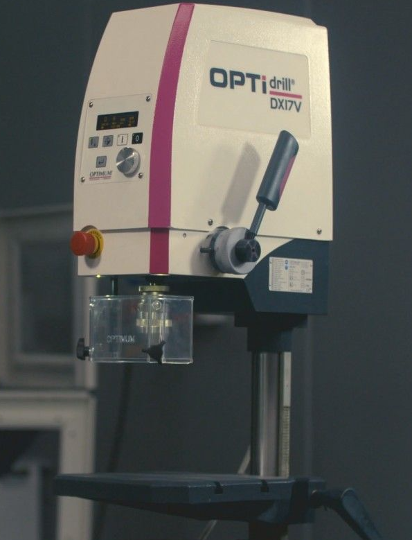 Вертикально-сверлильный станок Optimum OPTIdril DX 17E